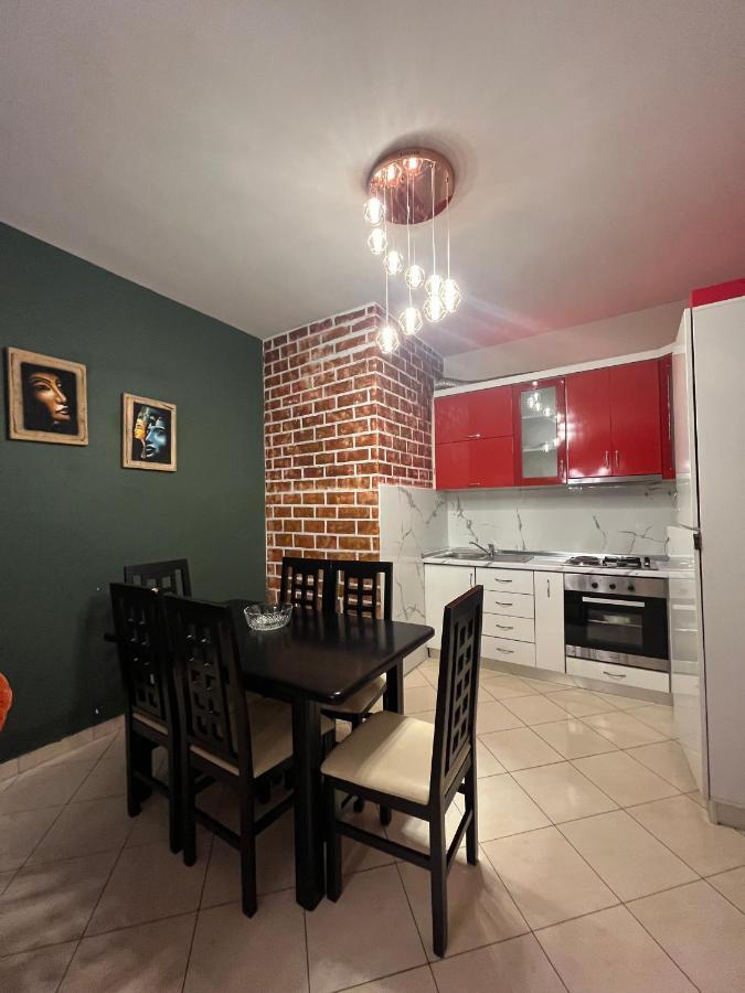 Aura Skanderbeg Square Apartament *