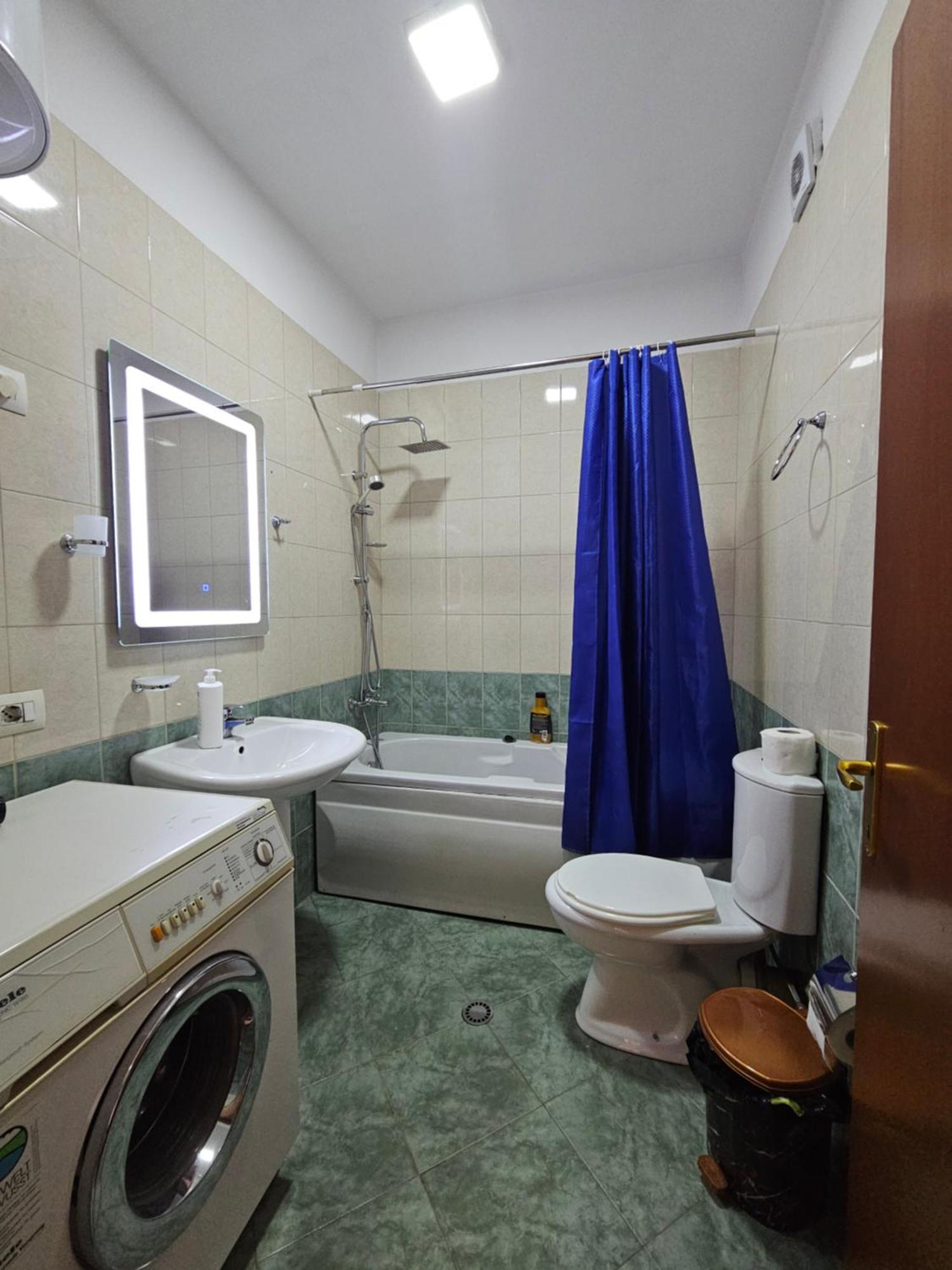 Aura Skanderbeg Square Apartament