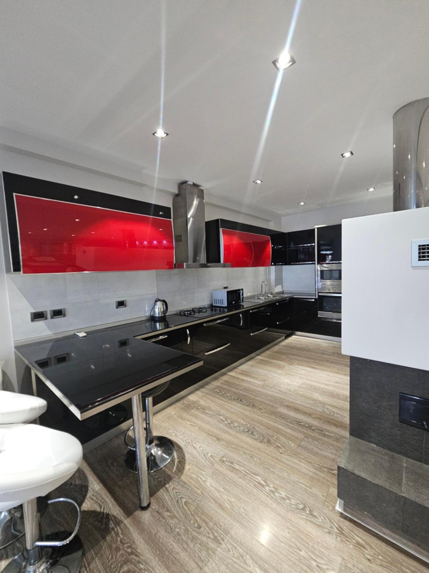 Aura Skanderbeg Square Apartament