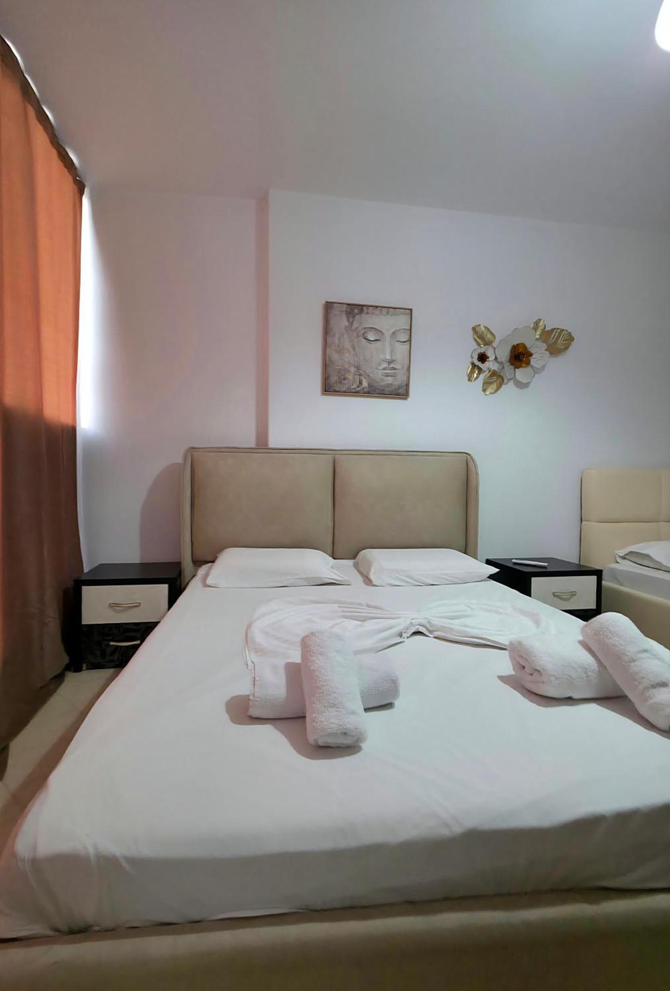 Aura Skanderbeg Square Apartament