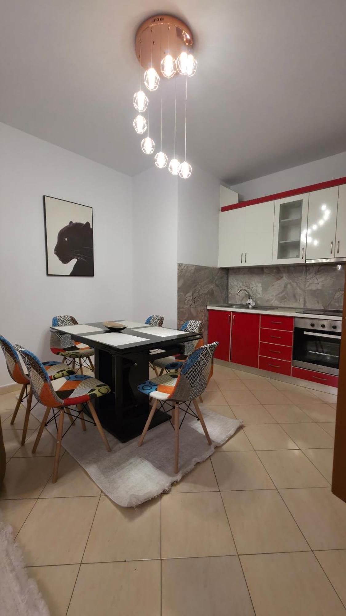 Aura Skanderbeg Square Apartament *